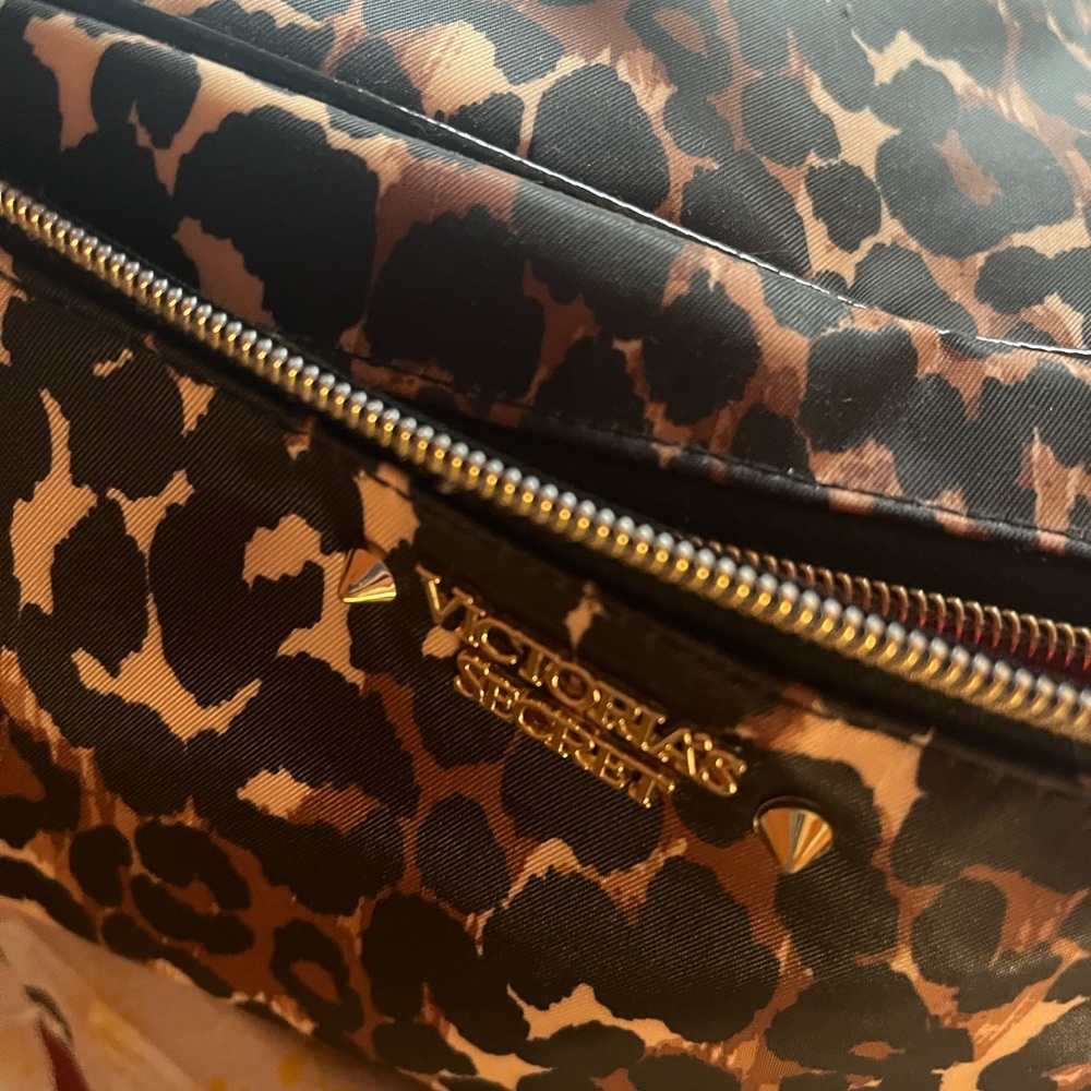 ✨VICTORIA SECRET Make Up Bag ✨ - Picture 4 of 4